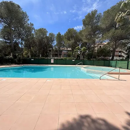 Agreable 2 Pieces Avec Terrasse, Proche Plage, Parking Securise - Fr-1-226a-191 *