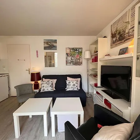 Agreable 2 Pieces Avec Terrasse, Proche Plage, Parking Securise - Fr-1-226a-191 公寓 Fréjus