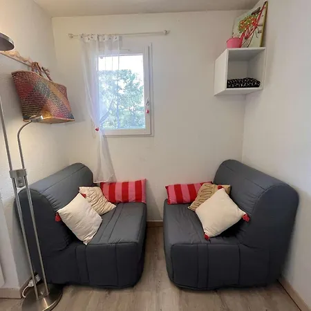 Appartement Agreable 2 Pieces Avec Terrasse, Proche Plage, Parking Securise - Fr-1-226a-191 Fréjus