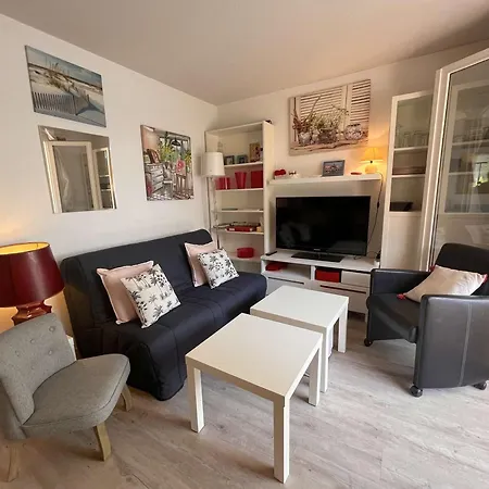 Agreable 2 Pieces Avec Terrasse, Proche Plage, Parking Securise - Fr-1-226a-191